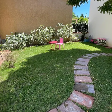 Casa de Férias Typical Toulouse House Completely Renovated Launaguet